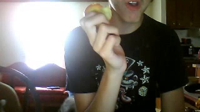 ben eating a fiji apple смотреть онлайн