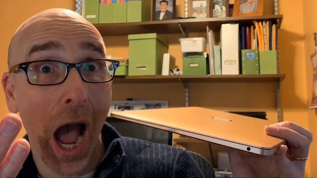 Apple MacBook Air 2-Minute Review! смотреть онлайн