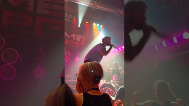 Fame on Fire plays Plastic song Heart live in Pontiac #concert #throwback #foryou #fameonfire смотреть онлайн