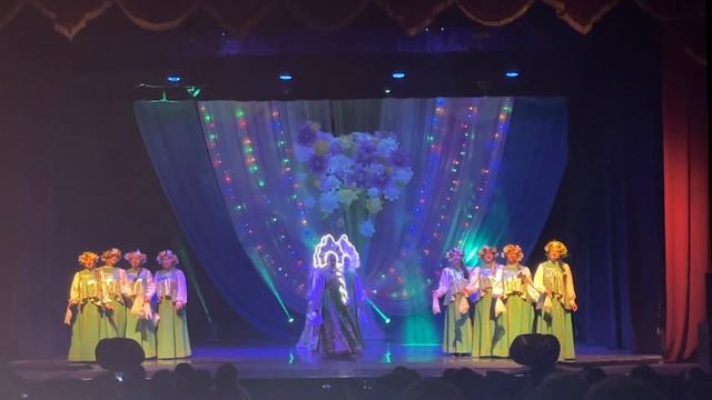 За речкою за быстрою