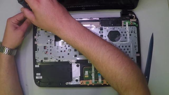 HP Pavilion SleekBook 15 b150s Cover Open смотреть онлайн