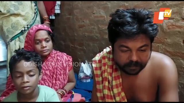 Auto driver's quest to arrange money for surgery - OTV special story смотреть онлайн