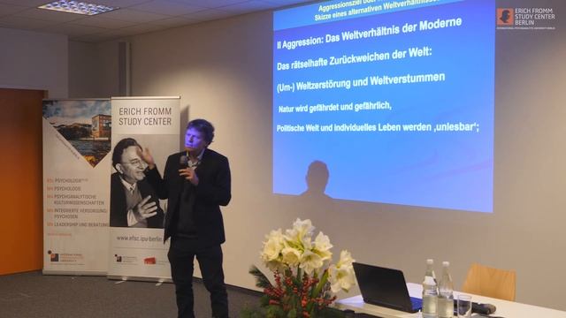 Hartmut Rosa – Jenseits von Aggression, Fusion und Depression? смотреть онлайн