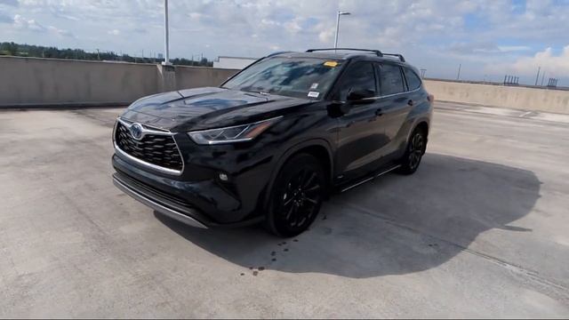 2022 Toyota Highlander Hybrid Platinum Sport Utility Tamarac  Hollywood  Fort Lauderdale  Pompano B