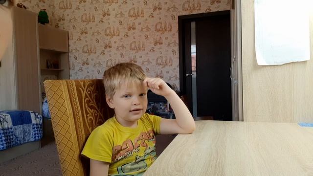 смотрим предметы под микроскопом первое виде с братом