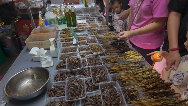 этот ночной рынок позволяет людям избавиться от усталости дня, Пекин смотреть онлайн