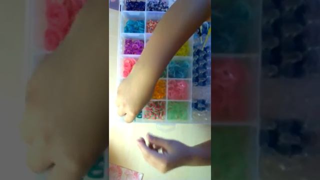 Обзор на коробку с резинками Rainbow Loom смотреть онлайн