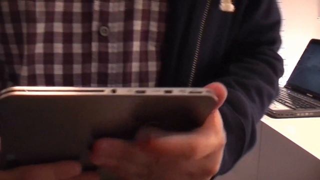 Toshiba AT200 10.1inch Dual Core Tablet mit nur 7,7 mm Dicke im Hands-on auf der IFA 2011 смотреть онлайн