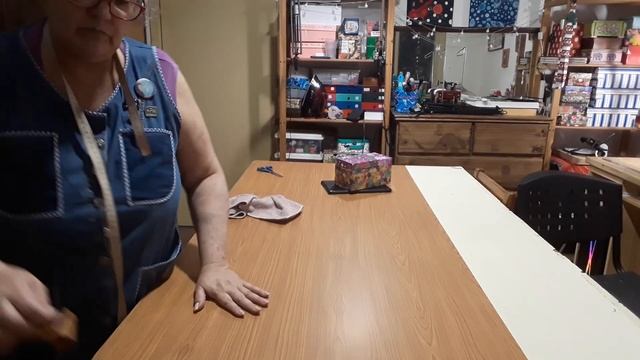 En minutos renuevo mi mesa de trabajo mientras escucho Arrincómela por Adrián Barrionuevo смотреть онлайн