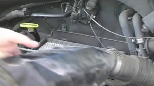 How To Replace the Air Filter in a 1991-1995 Dodge Caravan смотреть онлайн