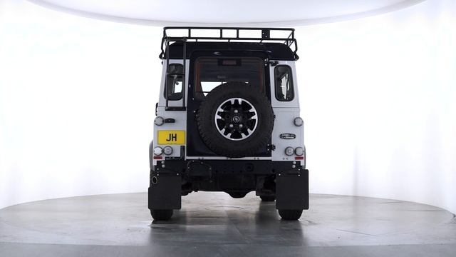 2016 (16) Land Rover Defender 90 Adventure Edition 2.2 TDCi смотреть онлайн
