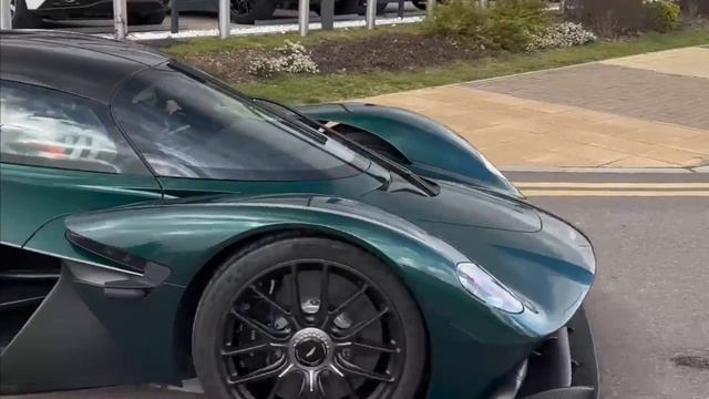 Aston Martin Valkyrie- All Set to to Conquer??? смотреть онлайн