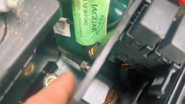 Jaguar XJ X308 Keyless Entry Fix смотреть онлайн