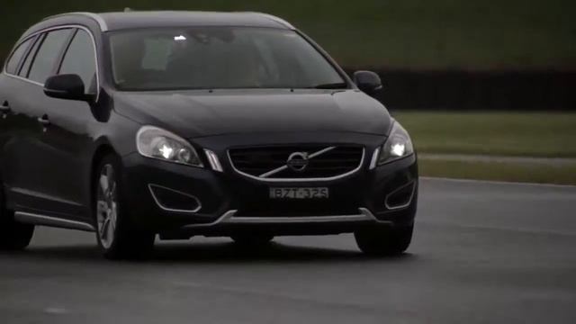 Volvo Cars put the HSBC Waratahs in the Drivers Seat смотреть онлайн