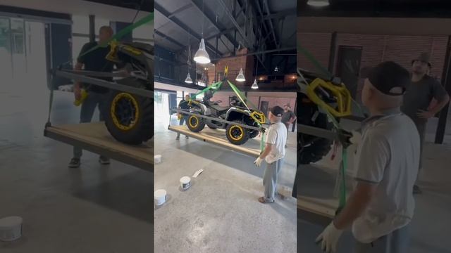 Первый тестовый подъем техники на 2-й этаж #brp #automobile #квадроцикл #мототехника смотреть онлайн