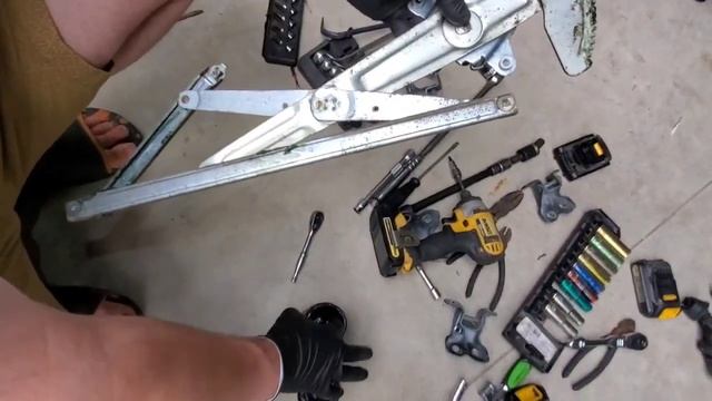 How to fix a window not rolling up, down, on scion xb 2004, 2005, 2006 смотреть онлайн