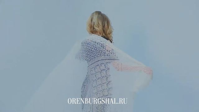 Белая паутинка от компании "ОренбургШаль" большого размера смотреть онлайн
