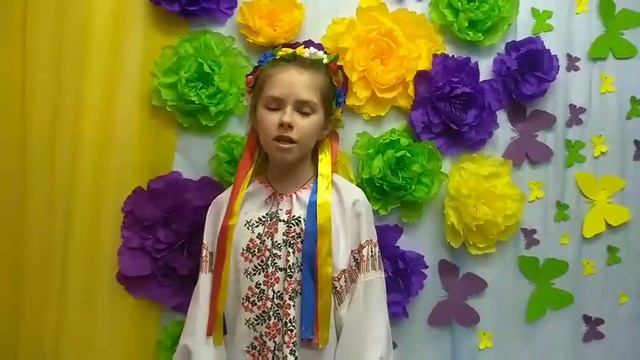 "Садок вишневий коло хати" (декламує Анастасія Ямщицька) смотреть онлайн