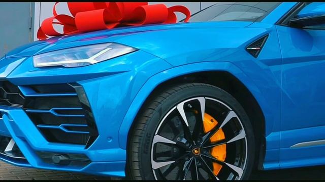 макс купил LAMBORGINI URUS 🤤