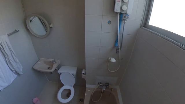 hApPY InN RoOm ReViEw Soi4, BaNGkOK, 5 STaR, 700bht, BiG wiNDows, BaThtUB!!! смотреть онлайн