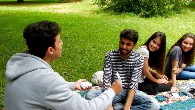 FAZENDO MÁGICA PRA DESCONHECIDOS | Mágica de Rua смотреть онлайн