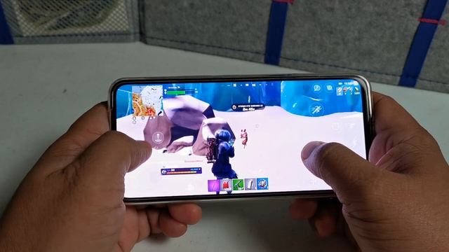 VIVO V25e GAMING TEST - FORTNITE (HAND CAM) смотреть онлайн