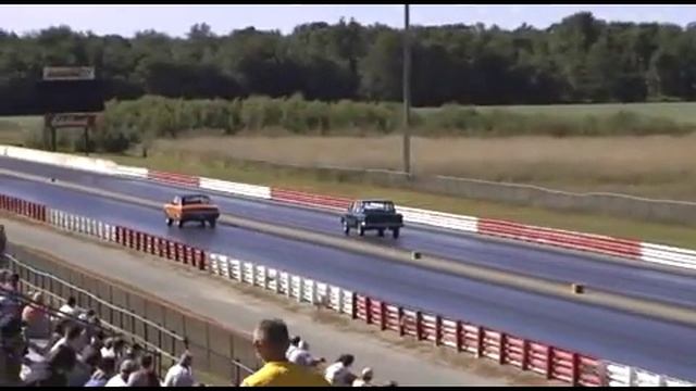1964 Challenger R4 vs 1970 Dart GT смотреть онлайн