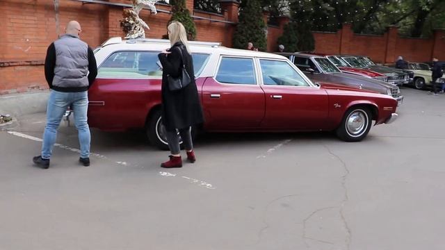 Plymouth Fury Sport Suburban (Wheels & Chains 2021). смотреть онлайн