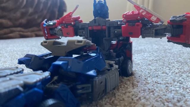 Test Stop Motion Transformation for MPM Optimus Prime from the Bumblebee Movie смотреть онлайн