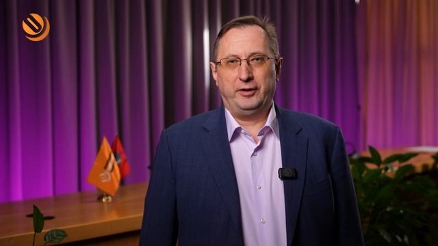 Поздравление с 8 марта от генерального директора АО «ОЭК» Евгения Прохорова смотреть онлайн