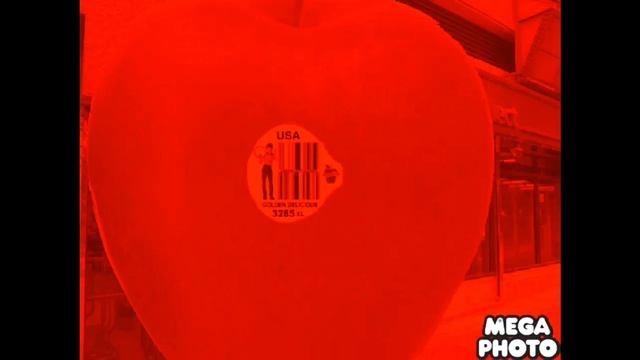 Golden delicious apple destroys the buildings and gets grounded смотреть онлайн