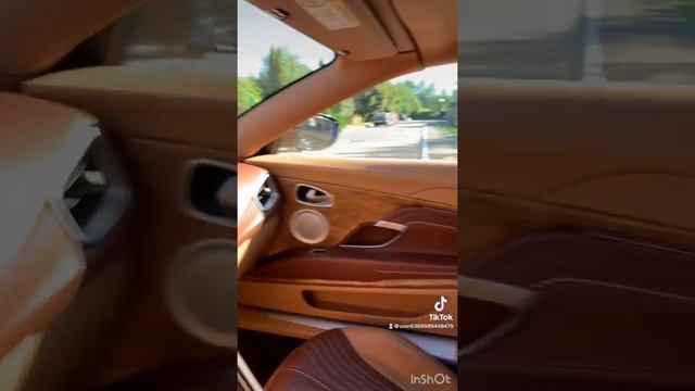 Aston Martin 2018 року з обьємом 3982 смотреть онлайн