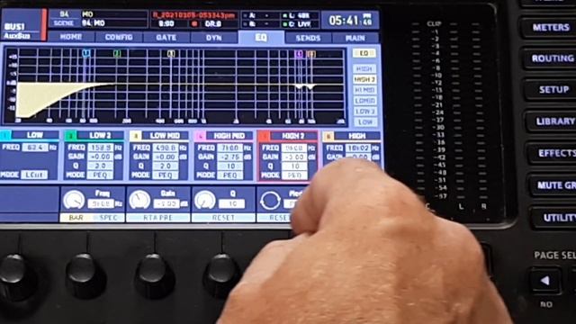 Ringing Out Monitors (& FOH) With A Behringer X32 & XR18, Midas M32 & MR18 -  Live Sound Tutorial