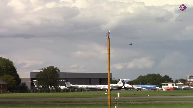 Biggin Hill: Czech Air Force Saab Gripen - Festival of Flight 2017 смотреть онлайн