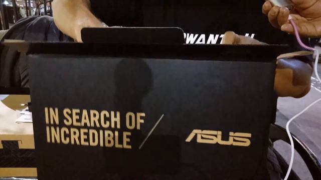 BUKAK KARDUS / unboxing LAPTOP ASUS X441NA di MALIOBORO YOGYA смотреть онлайн