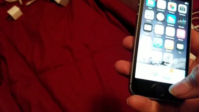 IPhone SE unboxing and water proof test смотреть онлайн