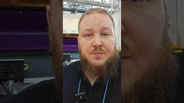 UV ROLL Gold/Silver 5000 #shorts #uv #выставка #выставкареклама2024 #выставкареклама #уф #уфпринтер смотреть онлайн