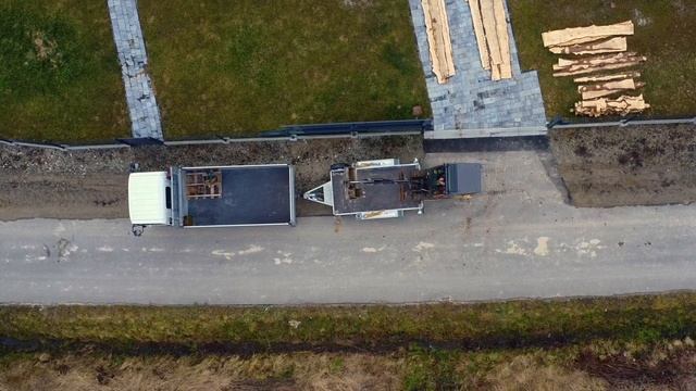 Wjazd minikoparki na przyczepę #volvo #isuzu #budowa #drone #robotyziemne #rzeszów смотреть онлайн