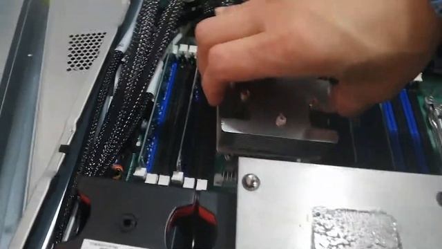 Lenovo rd640 heatsink hacked with dell yy2r8 смотреть онлайн