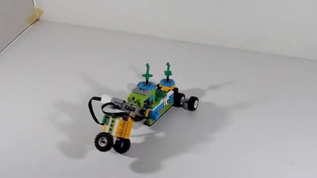 WeDo 2.0 Turning Bevel Bot - Scratch 2.0 смотреть онлайн