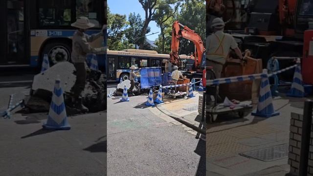 Демонтаж старого асфальта смотреть онлайн