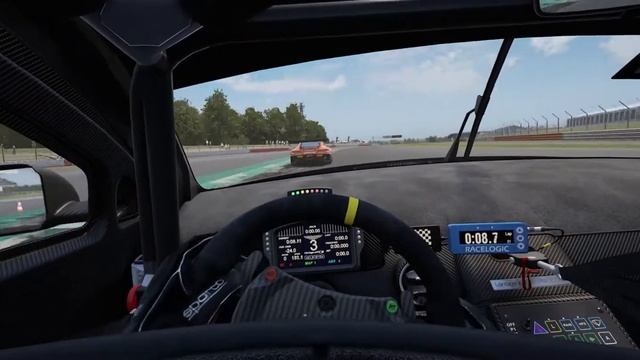 Assetto Corsa Competizione - Silverstone - Aston Martin V12 Vantage GT3 смотреть онлайн