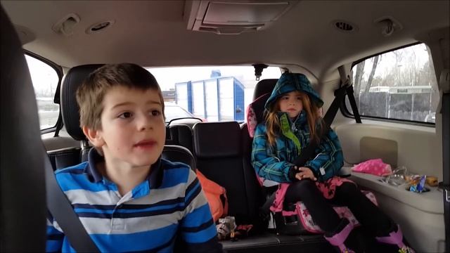 Kid Temper Tantrum Throws Sister's Ice Cream Out Window Cus He Was Annoyed [ Original ] смотреть онлайн