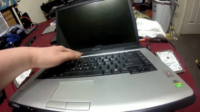 Old Toshiba Laptop Repair смотреть онлайн
