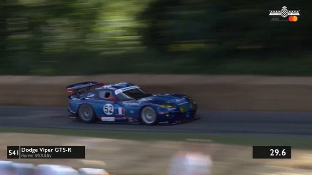 V10 Dodge Viper GTS-R thrashed up Goodwood Hill смотреть онлайн