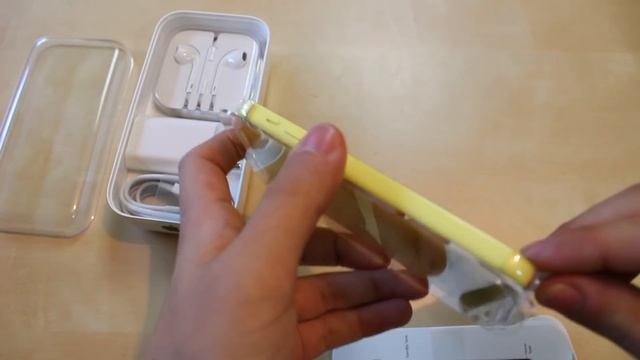 Unboxing: Apple iPhone 5c - Gelb - 16GB [German/Deutsch] смотреть онлайн