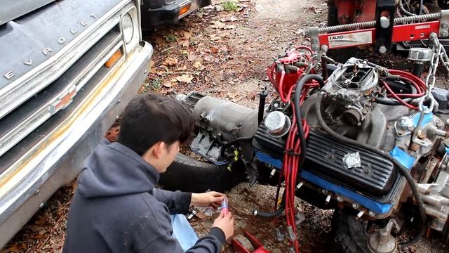 The Isuzu lives!! And shoots oil... смотреть онлайн