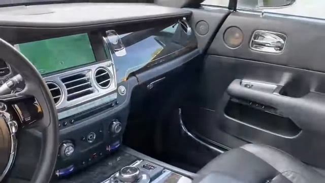 2014 Rolls-Royce Wraith смотреть онлайн