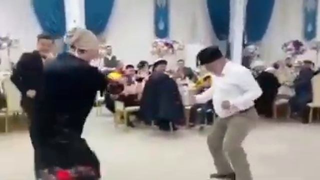 QIZINI UZATIB VA NIXOYAT KELIN OLAYOTKAN QAYNONA смотреть онлайн