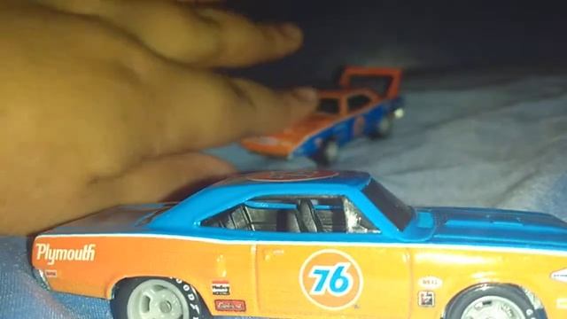 Union 76: Plymouth Superbird & Plymouth Roadrunner Hot Wheels смотреть онлайн